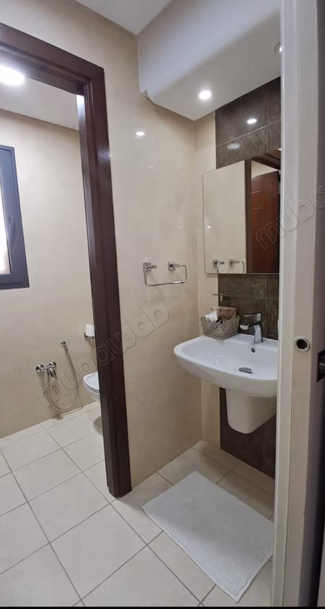 Rental of high-end furnished apartment