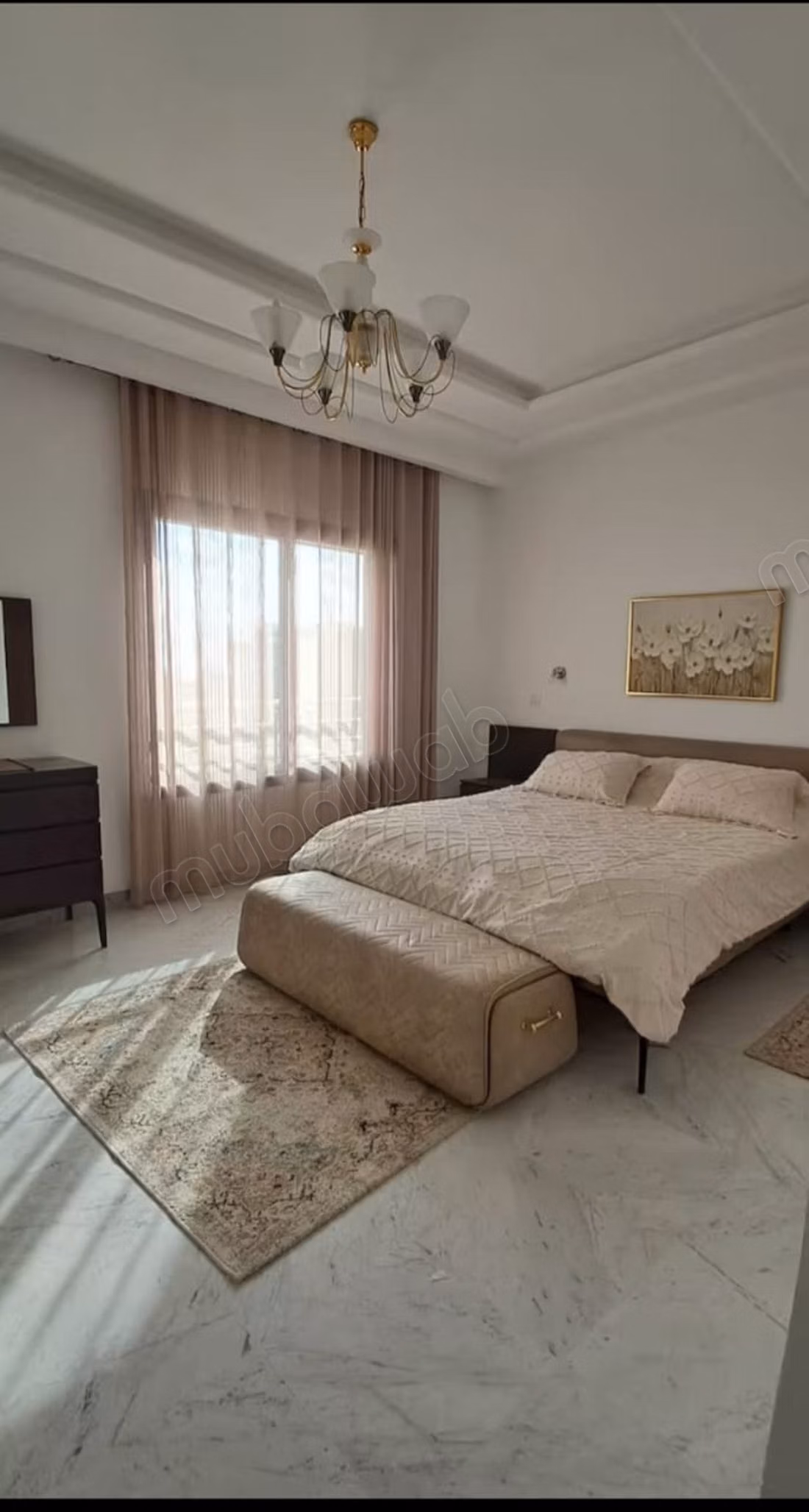 Rental of high-end furnished apartment