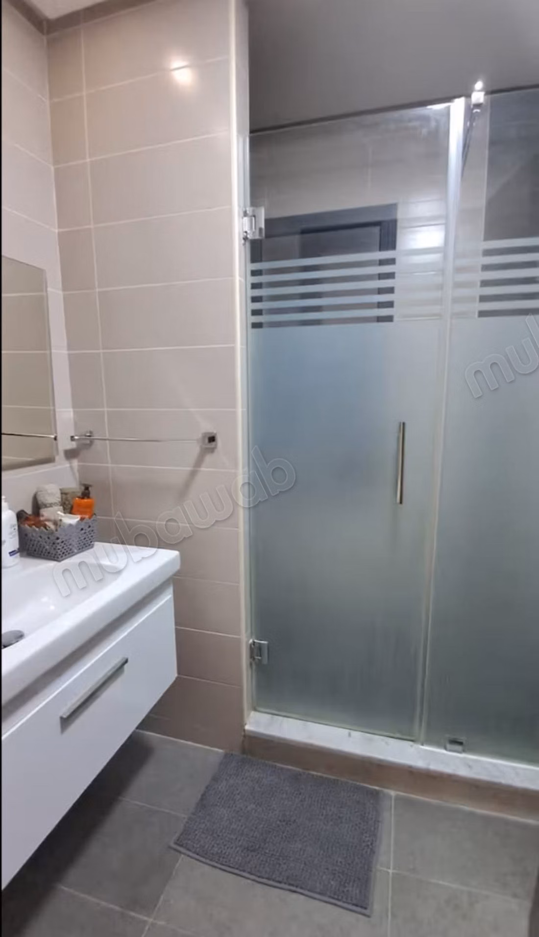 Rental of high-end furnished apartment