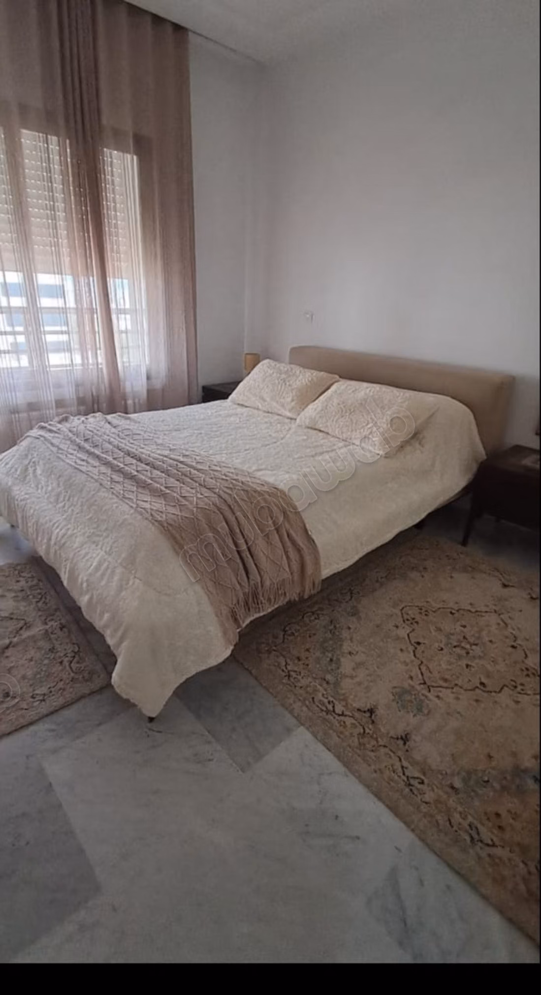 Rental of high-end furnished apartment
