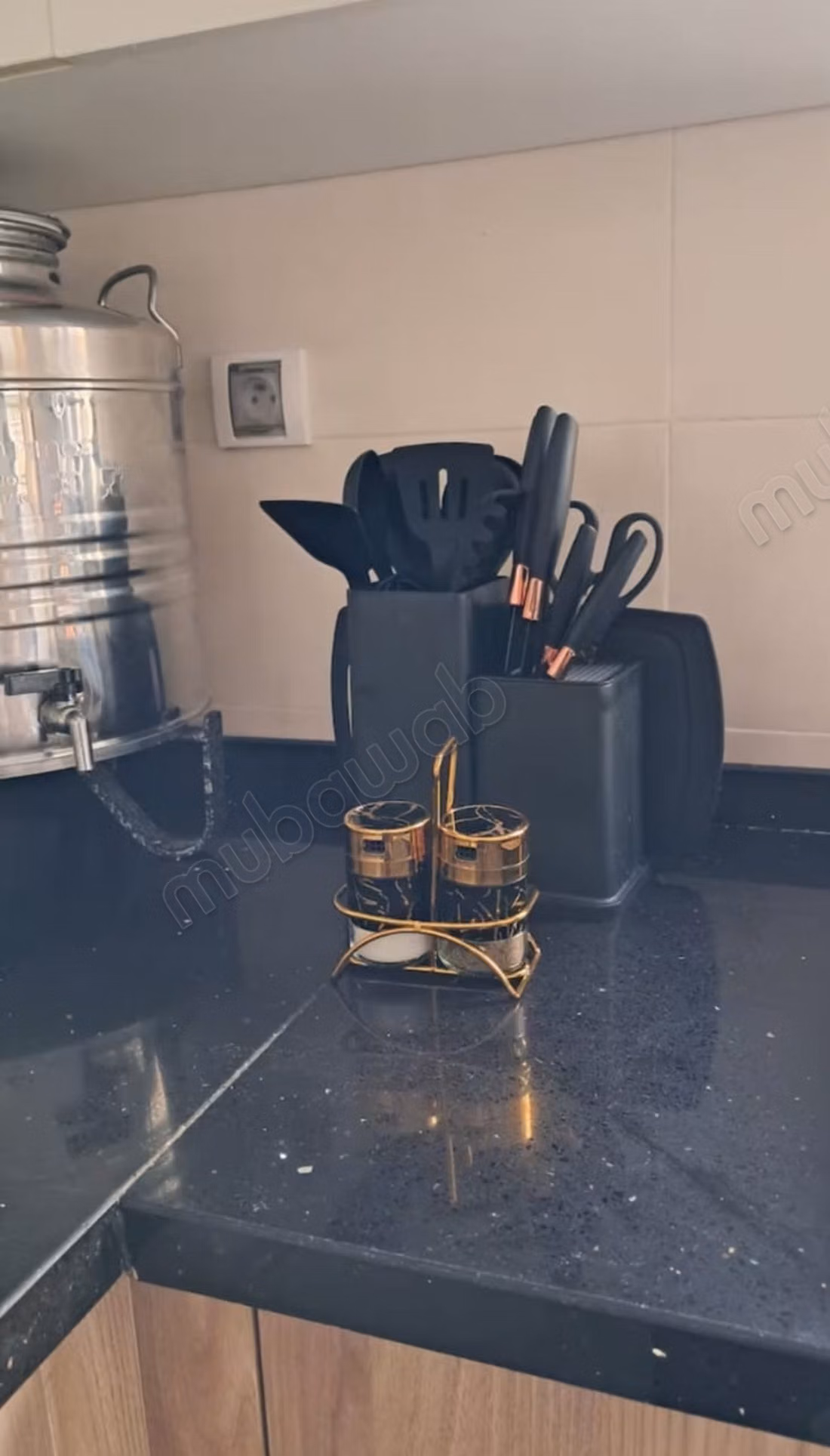 Rental of high-end furnished apartment