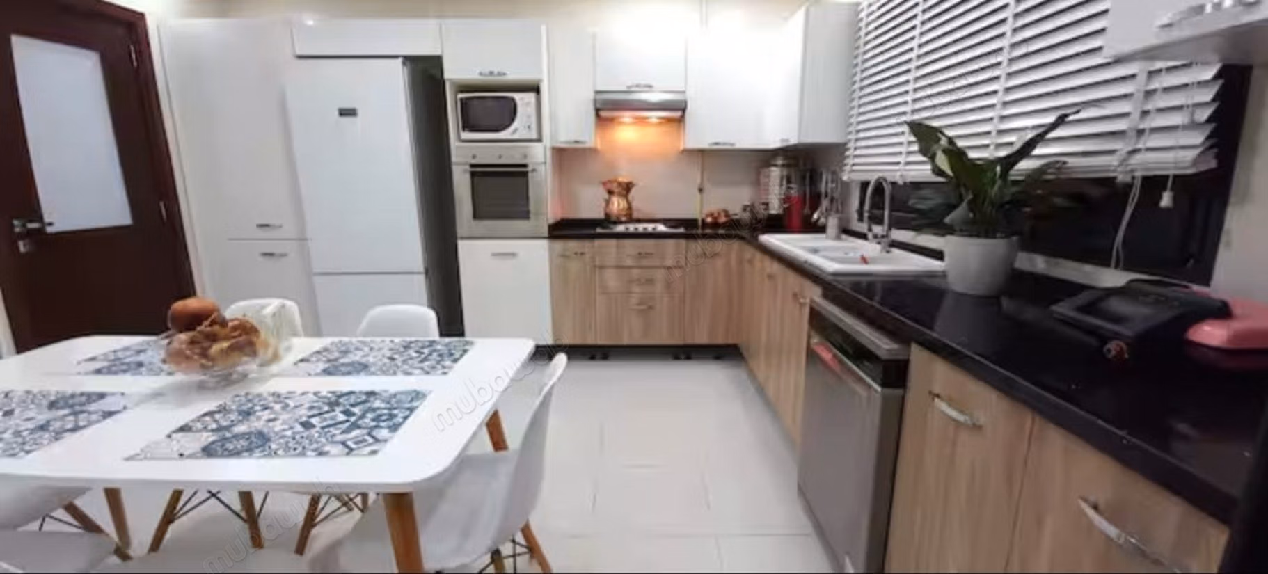 Rental of high-end furnished apartment