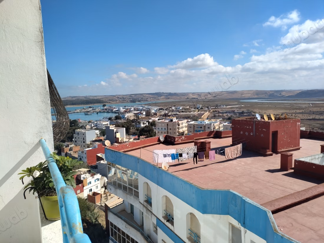 Apartment for sale. 3 beautiful rooms. Reinforced door and sea view