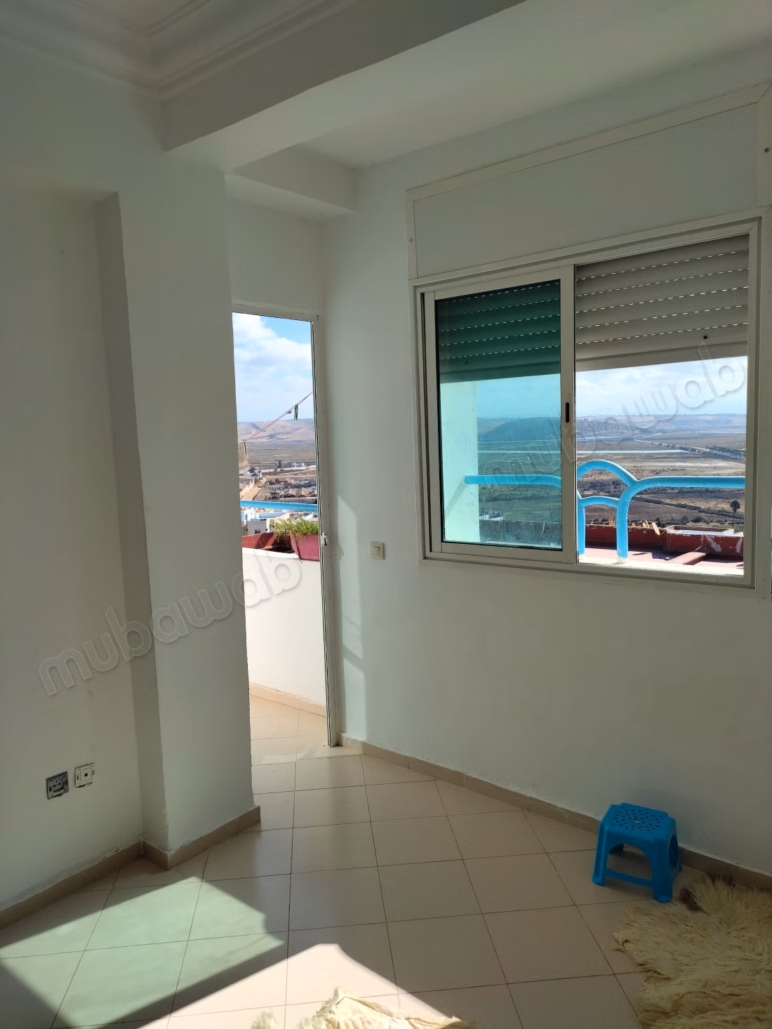 Apartment for sale. 3 beautiful rooms. Reinforced door and sea view
