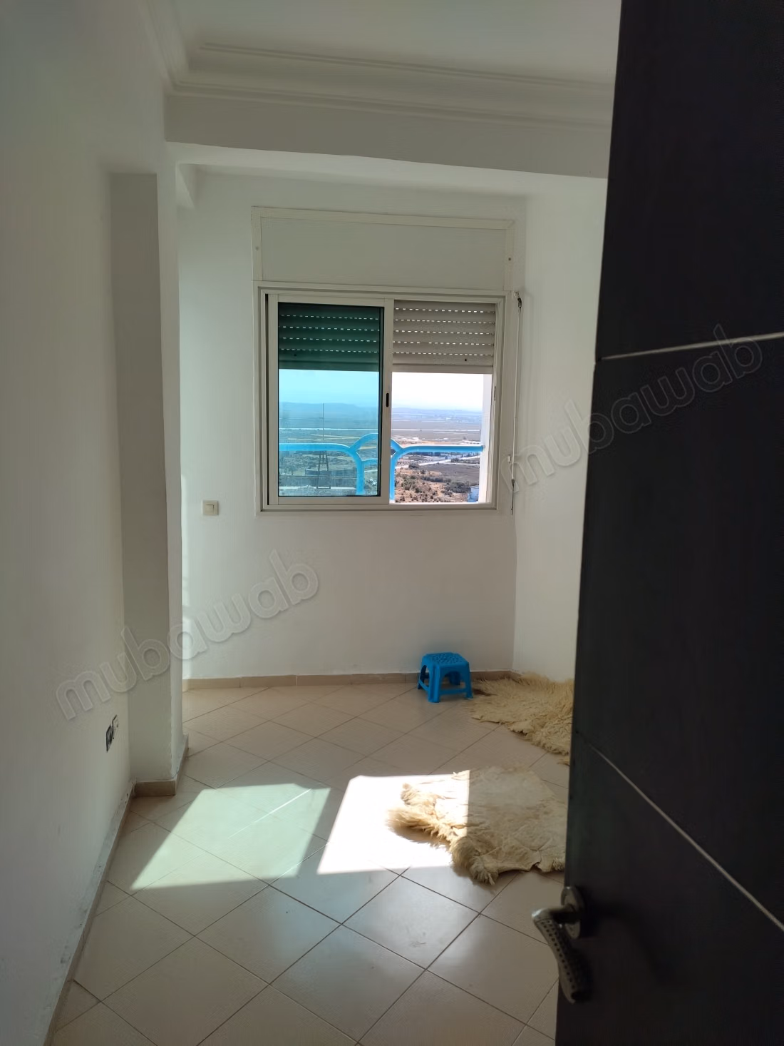 Apartment for sale. 3 beautiful rooms. Reinforced door and sea view