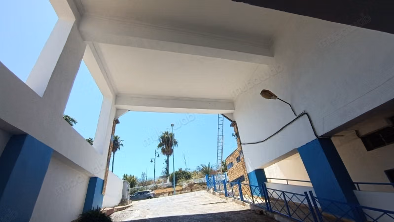 Appartamento in vendita. 3 belle camere. Porta rinforzata e vista mare