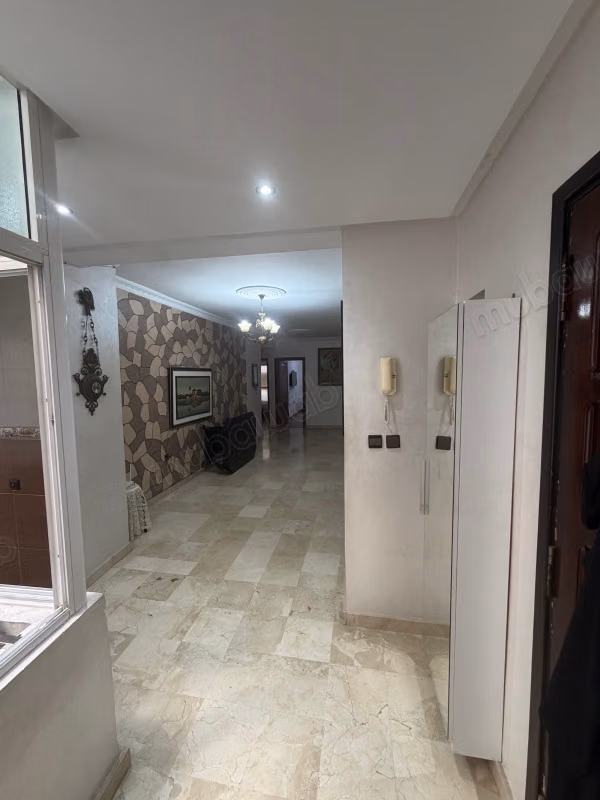 Appartement à l'achat à moulay Ismael. 5 pièces confortables. Bien meublé et en plein centre ville