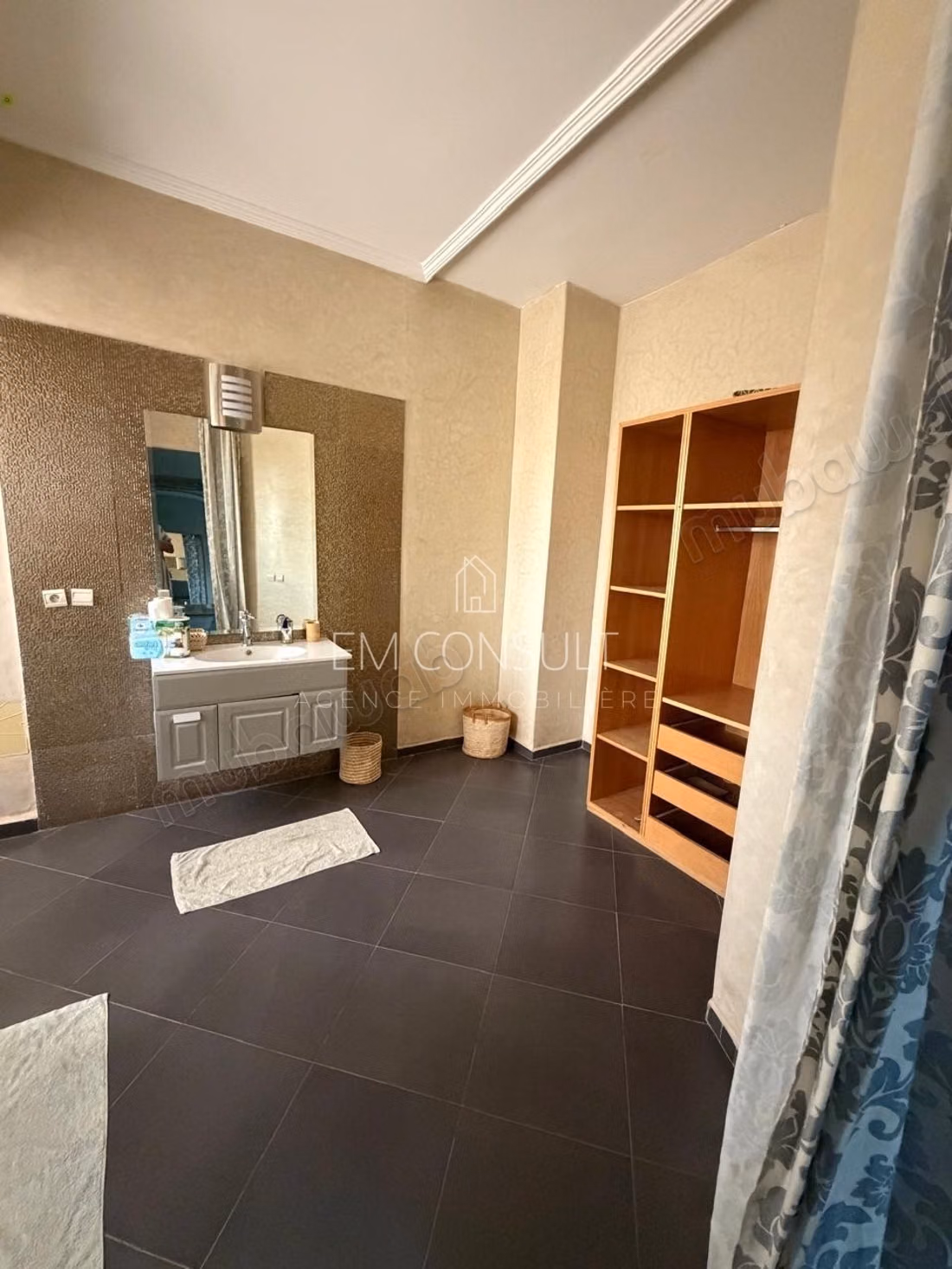 Location villa 6 suites sur 1,7 ha 600m2 route d'amizmiz km 15