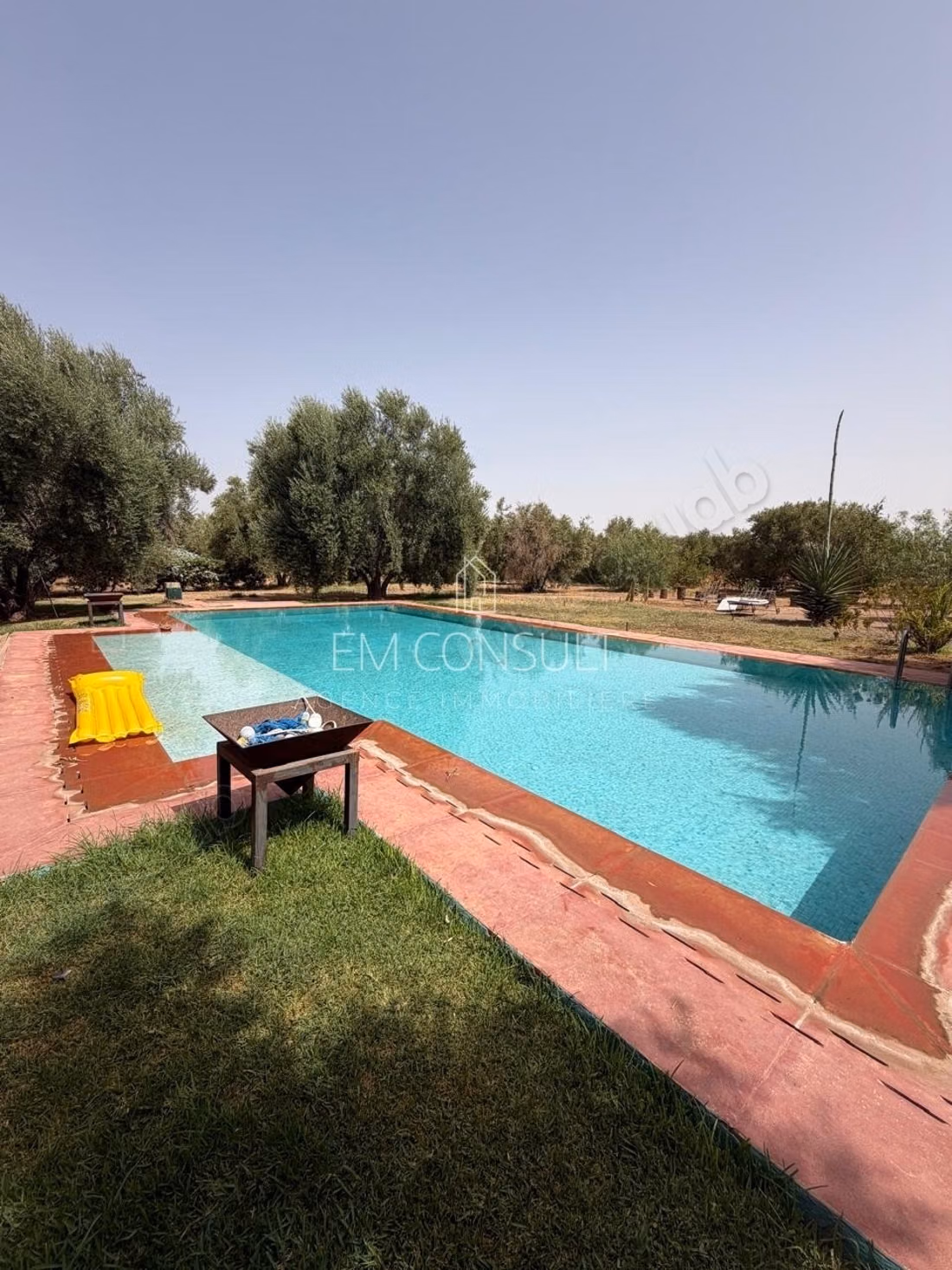 Location villa 6 suites sur 1,7 ha 600m2 route d'amizmiz km 15