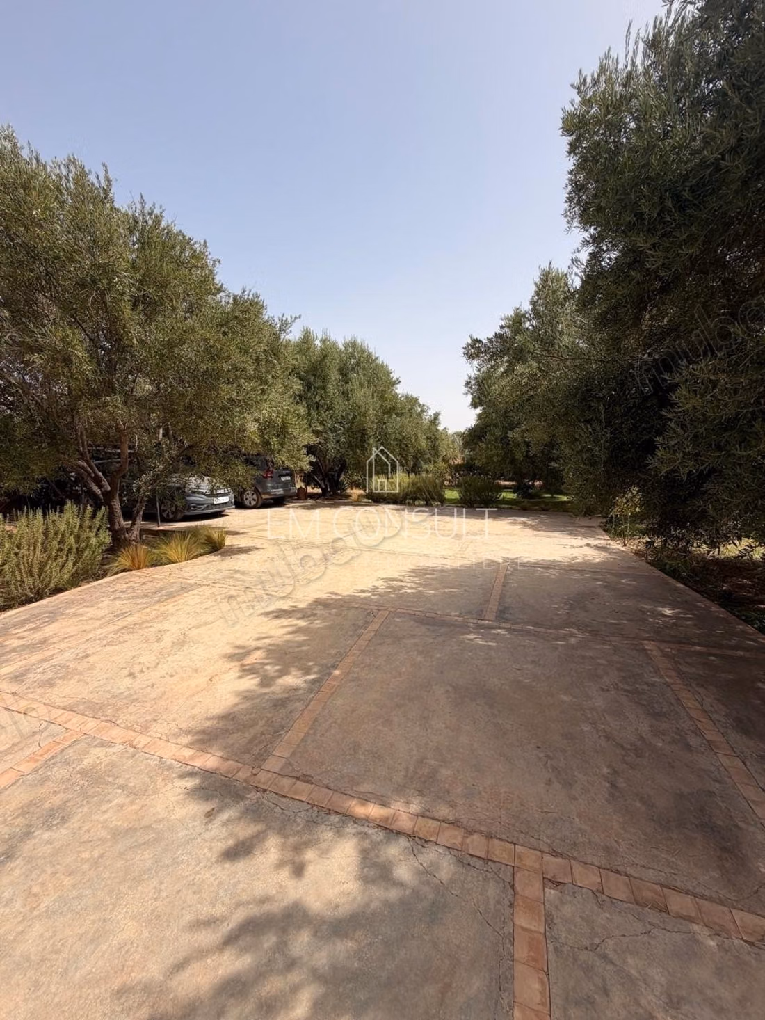 Location villa 6 suites sur 1,7 ha 600m2 route d'amizmiz km 15