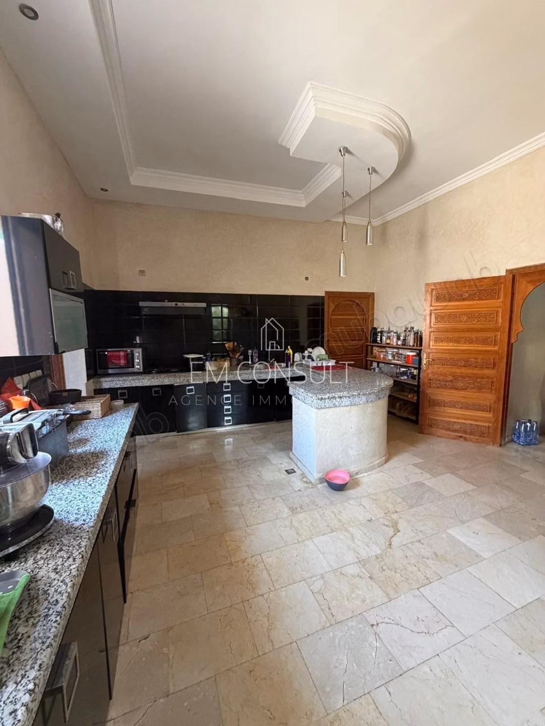 Location villa 6 suites sur 1,7 ha 600m2 route d'amizmiz km 15