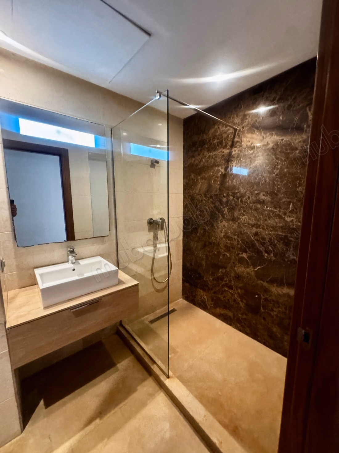 Location d’un appartement 3 chambres au CFC