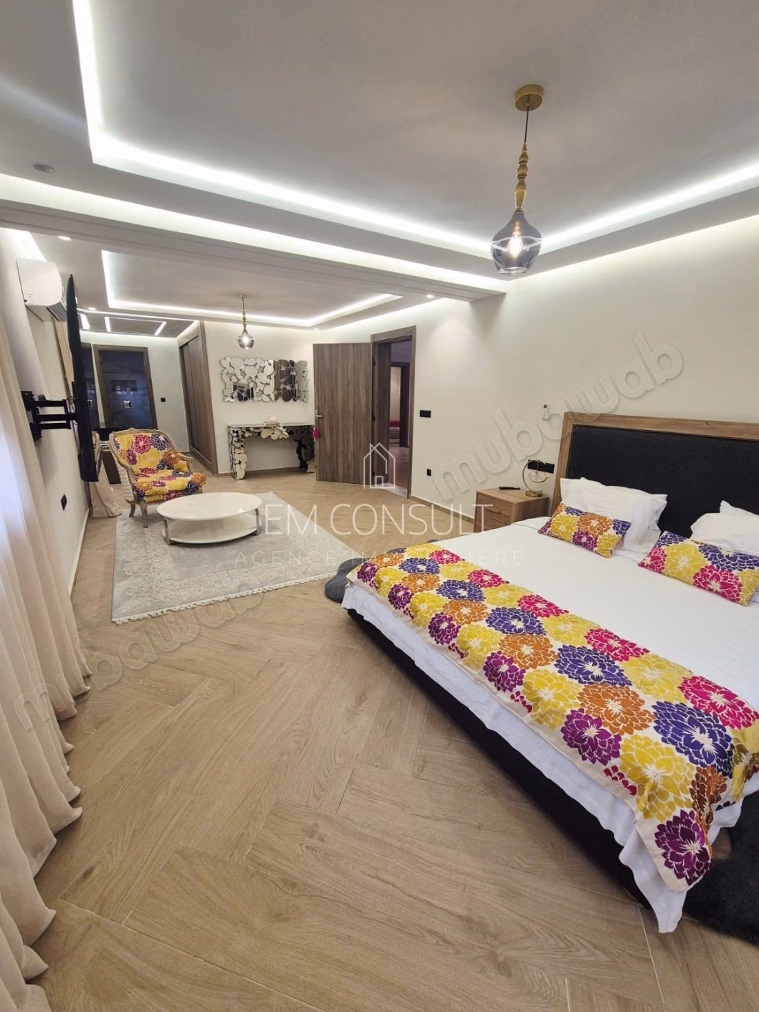 LOCATION Villa 5 suites 350 m² Targa