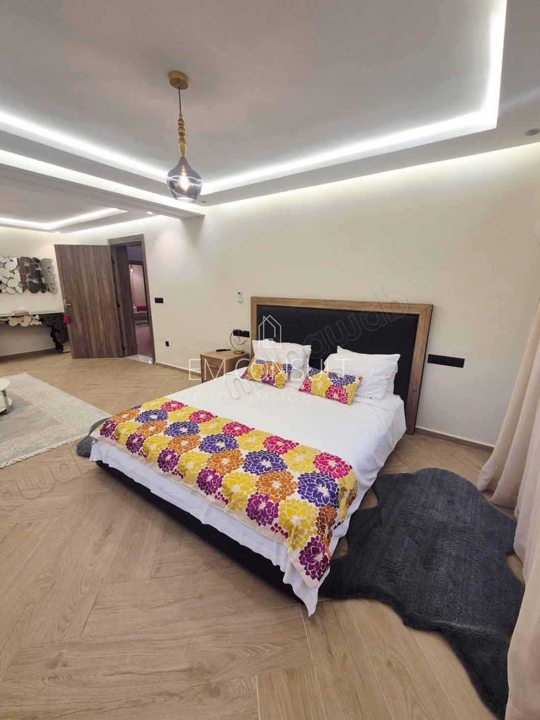 LOCATION Villa 5 suites 350 m² Targa