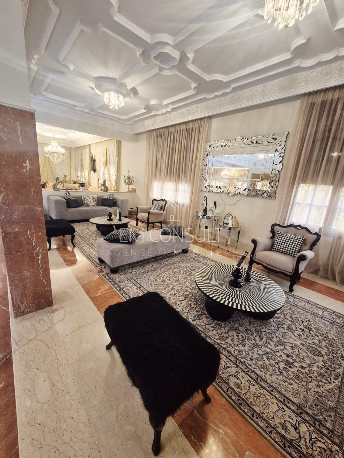 LOCATION Villa 5 suites 350 m² Targa