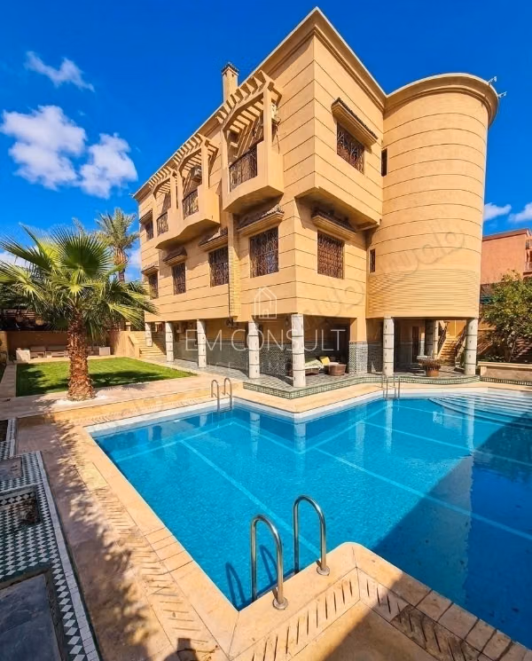 LOCATION Villa 5 suites 350 m² Targa