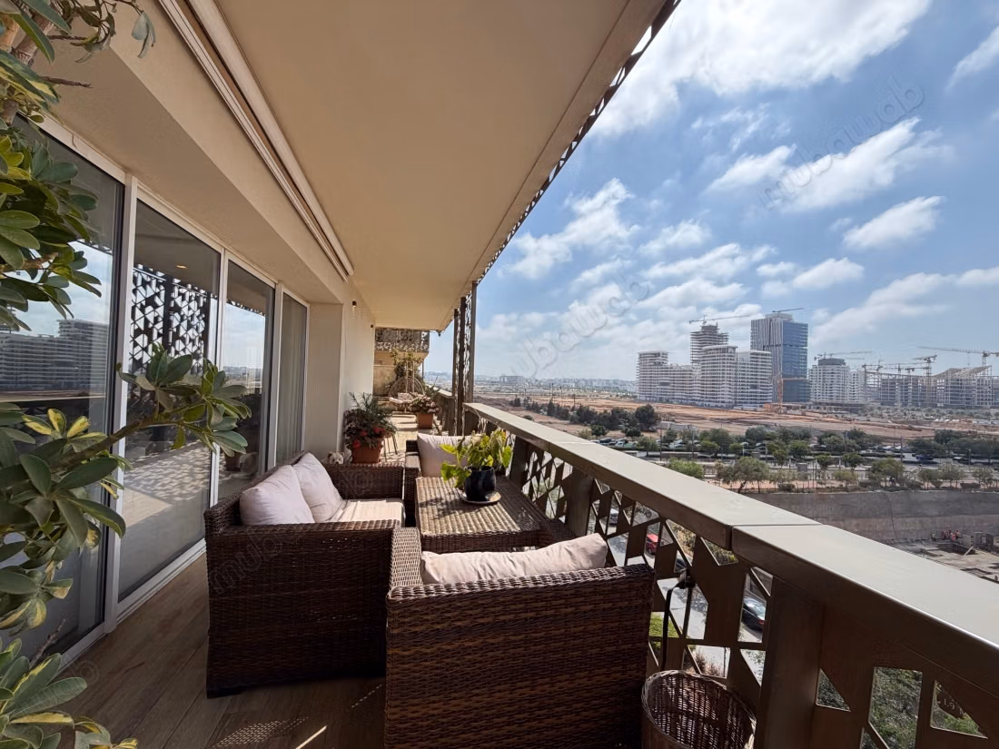 4 Bedroom Apartment for Sale at CFC
