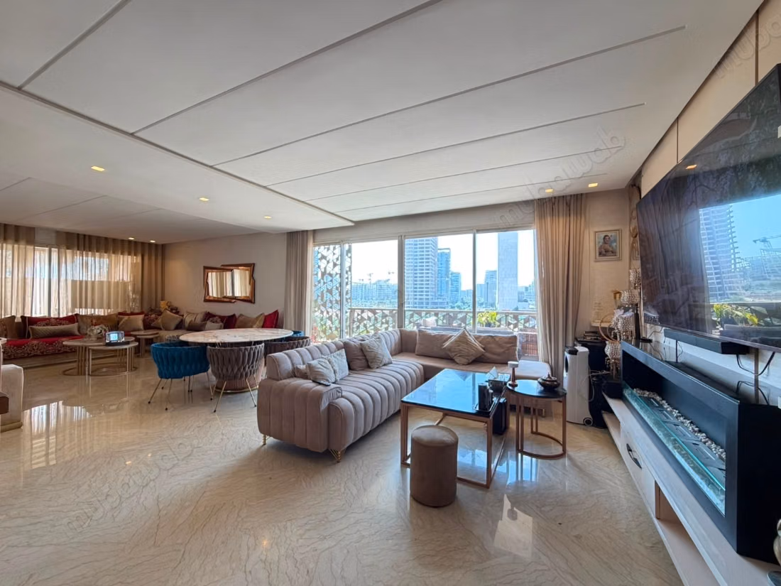 4 Bedroom Apartment for Sale at CFC