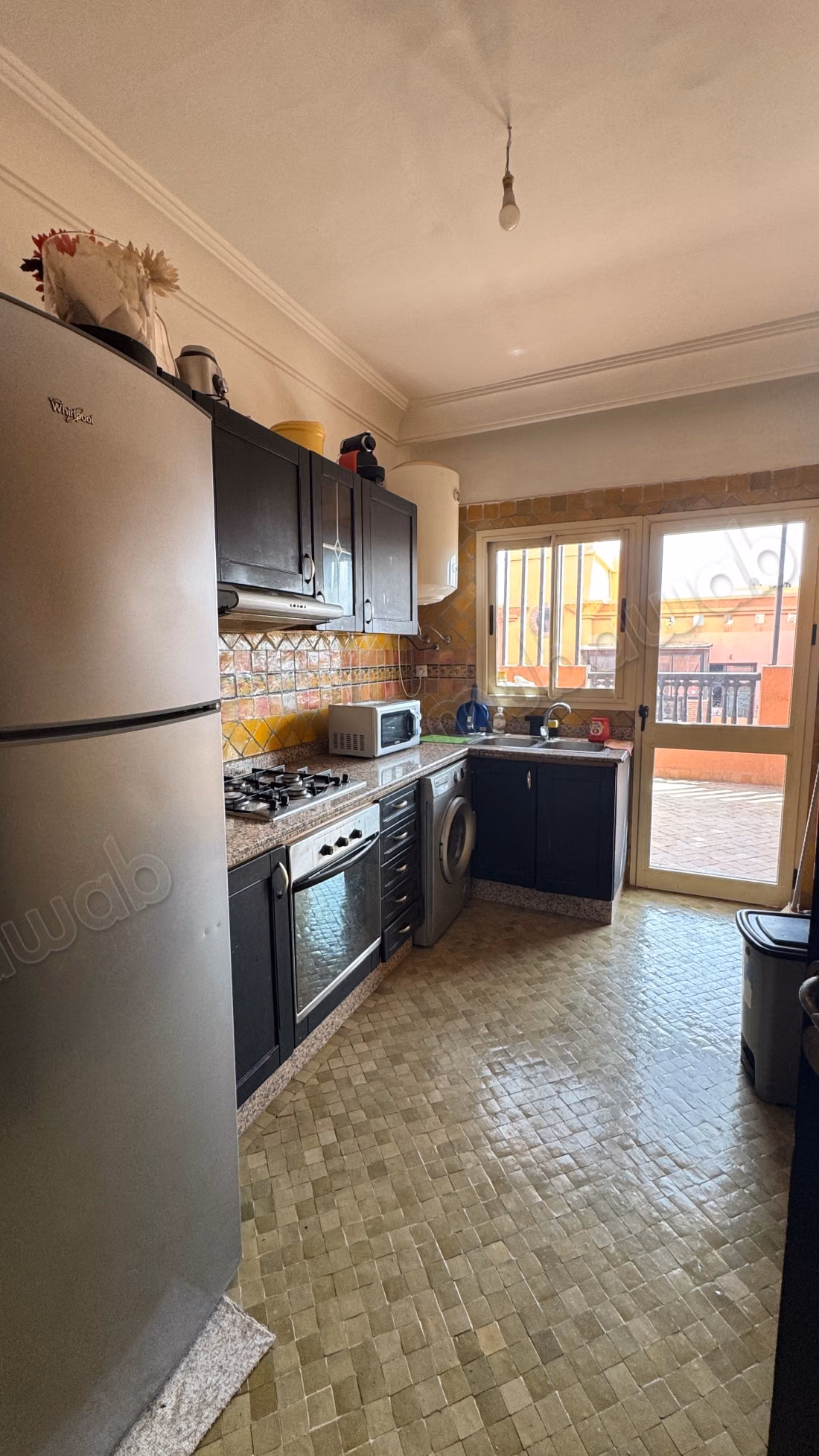 Louez cet appartement à Hivernage.
Superficie 165 m².
Bien meublé
