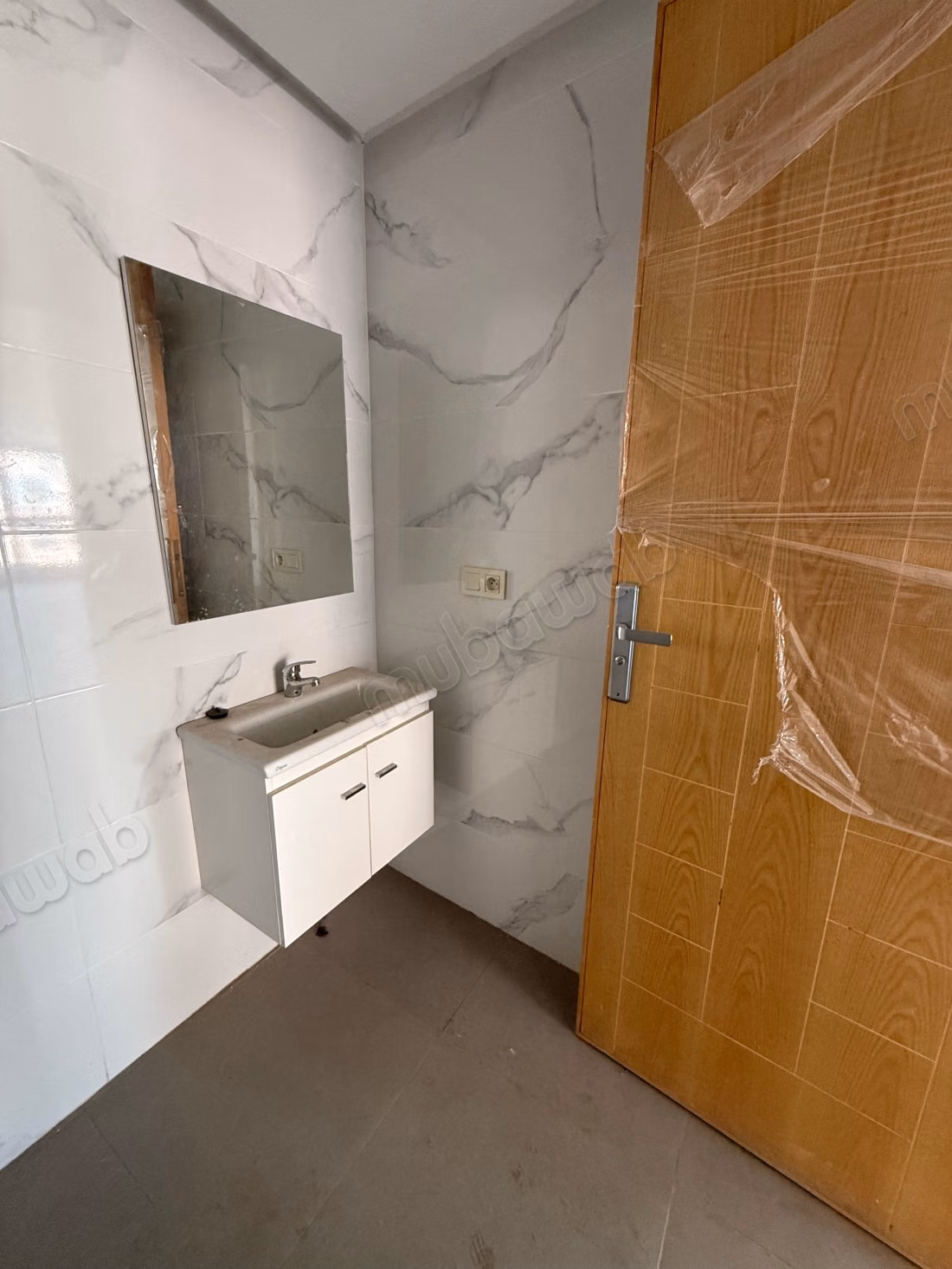 Oficinas en venta en Guéliz. Superficie total 74 m². Servicio de conserjería y aire acondicionado