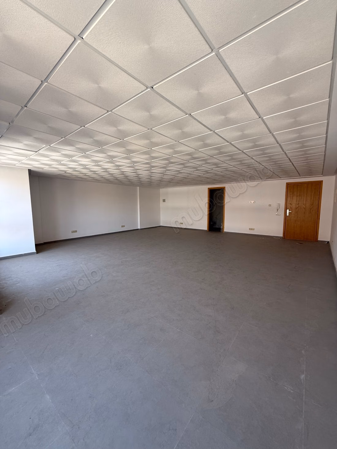 Oficinas en venta en Guéliz. Superficie total 74 m². Servicio de conserjería y aire acondicionado