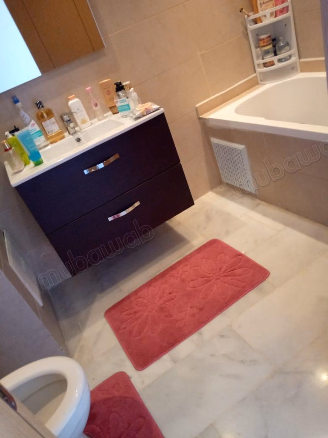 Bell'appartamento in affitto a Harhoura. Superficie di 120 m². Ben arredato