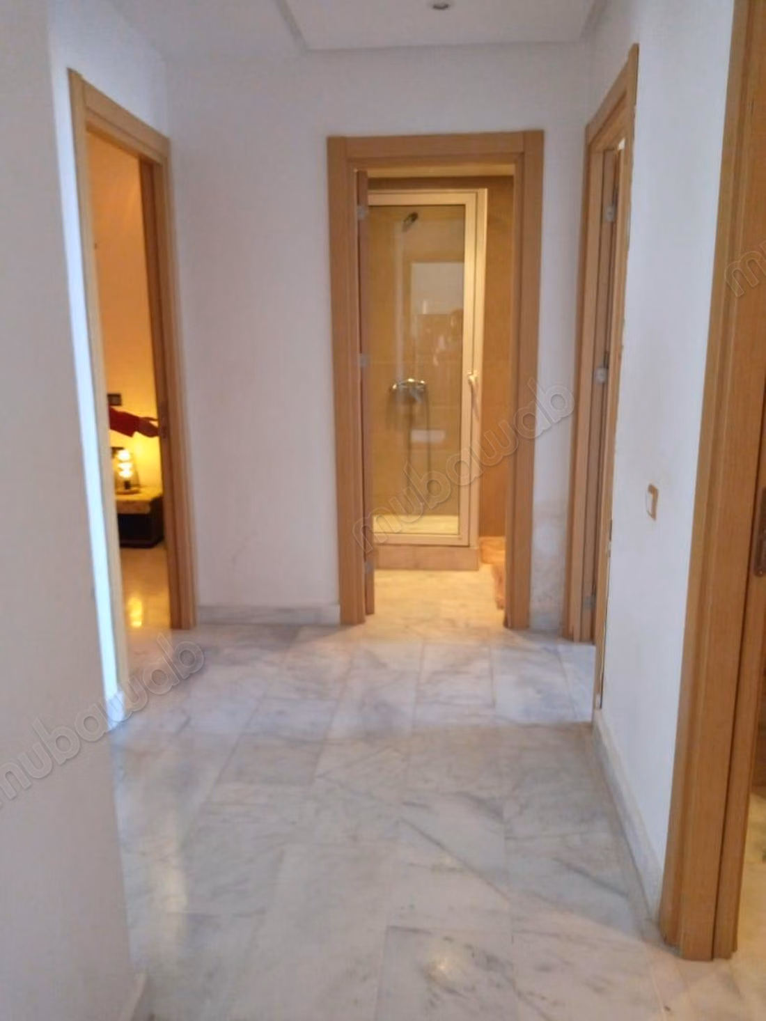 Bell'appartamento in affitto a Harhoura. Superficie di 120 m². Ben arredato