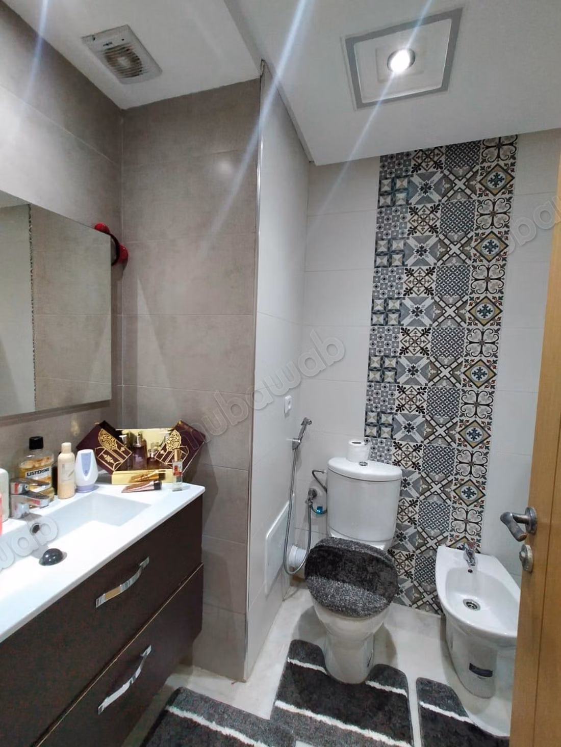 Bell'appartamento in affitto a Harhoura. Superficie di 120 m². Ben arredato