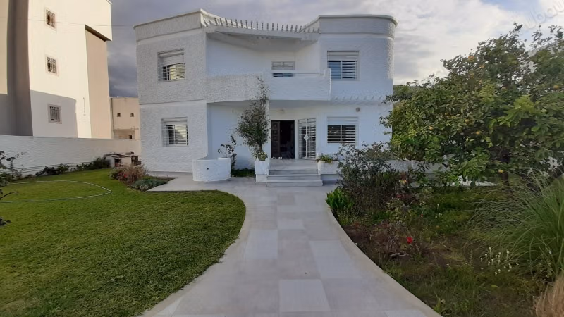 Villa in vendita a Hammam Chatt con giardino