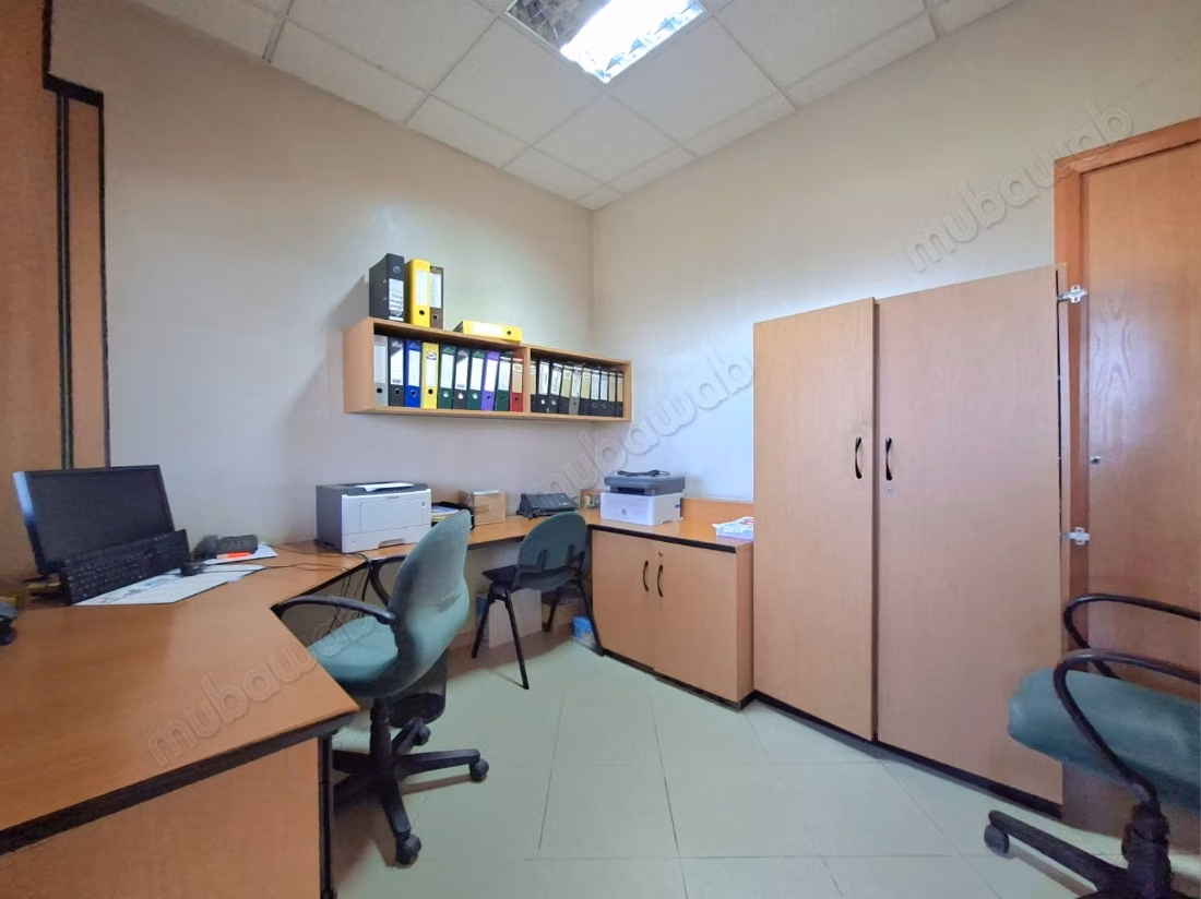 Plateau de bureau à vendre – triangle d'or