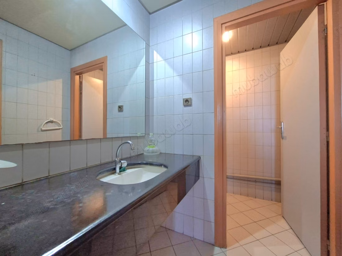 Plateau de bureau à vendre – triangle d'or