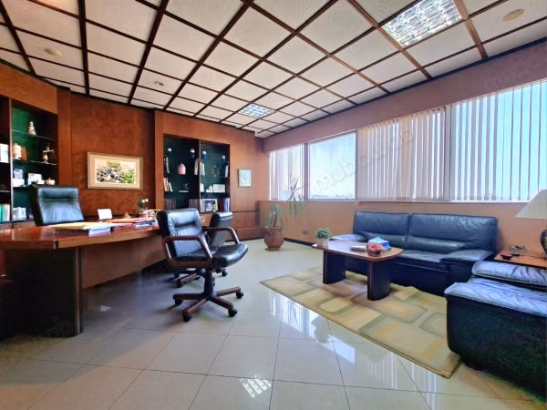 Plateau de bureau à vendre – triangle d'or