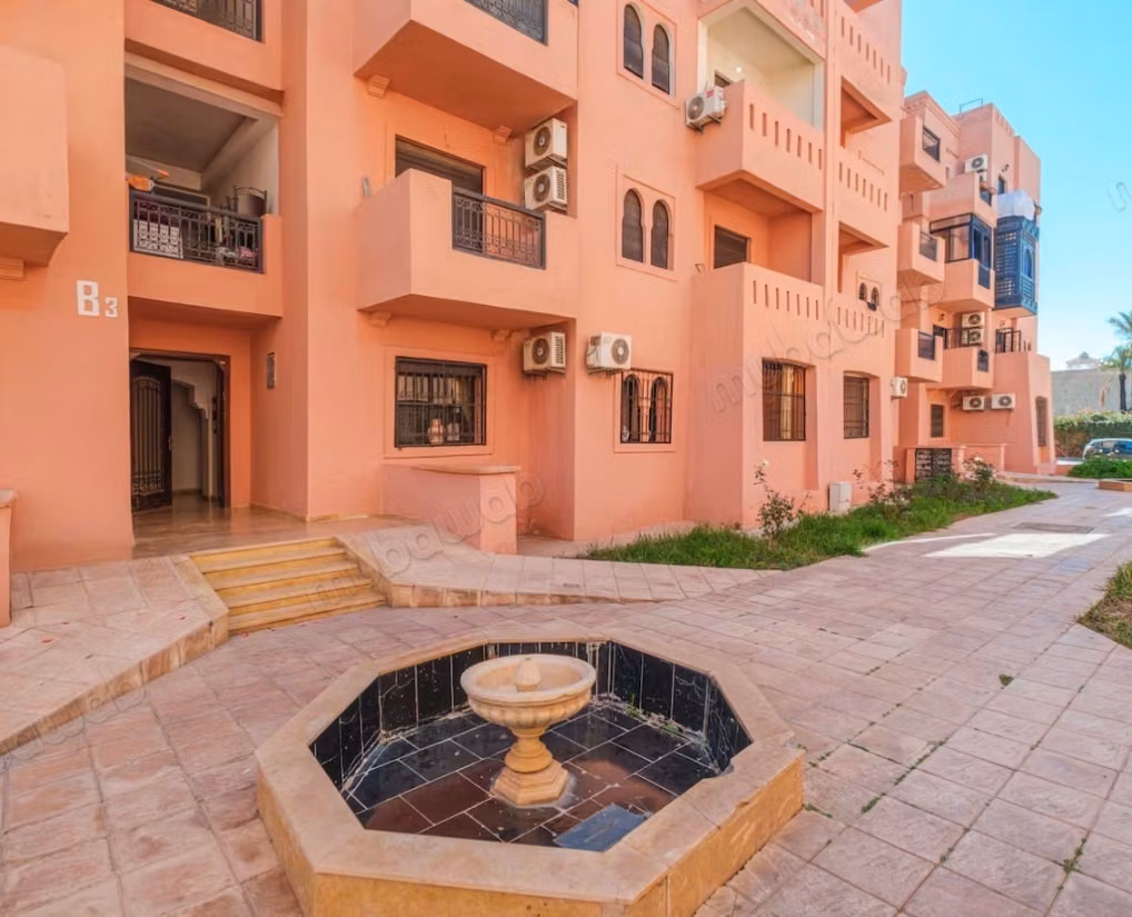 Appartement à vendre à Hay Firdaouss. 1 Pièce. Concierge et climatisation — 3