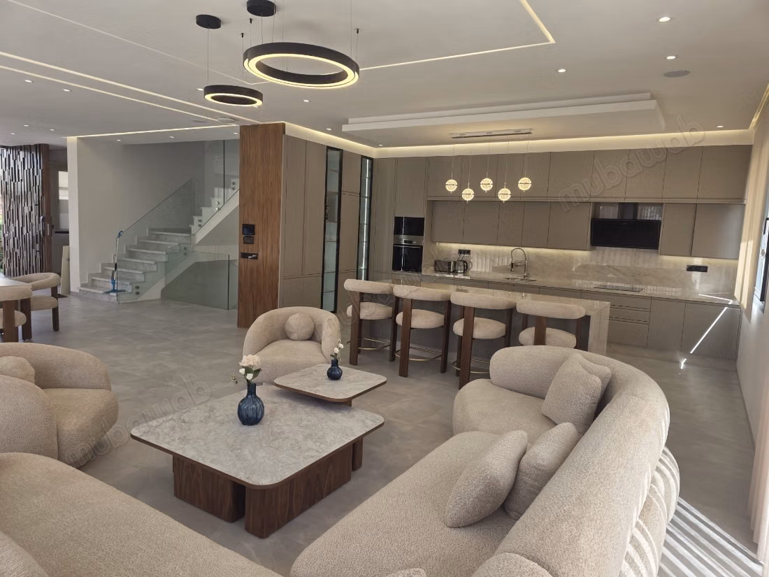 Villa te huur aan de Ourikaweg. Gemeubileerd