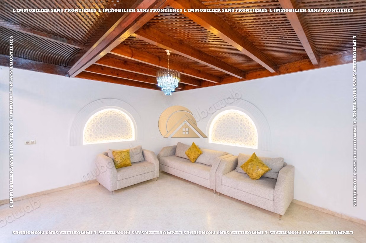 Appartement de 236 m² à vendre à Mabrouka – 3 chambres dont une suite, grande terrasse et parking en sous sol