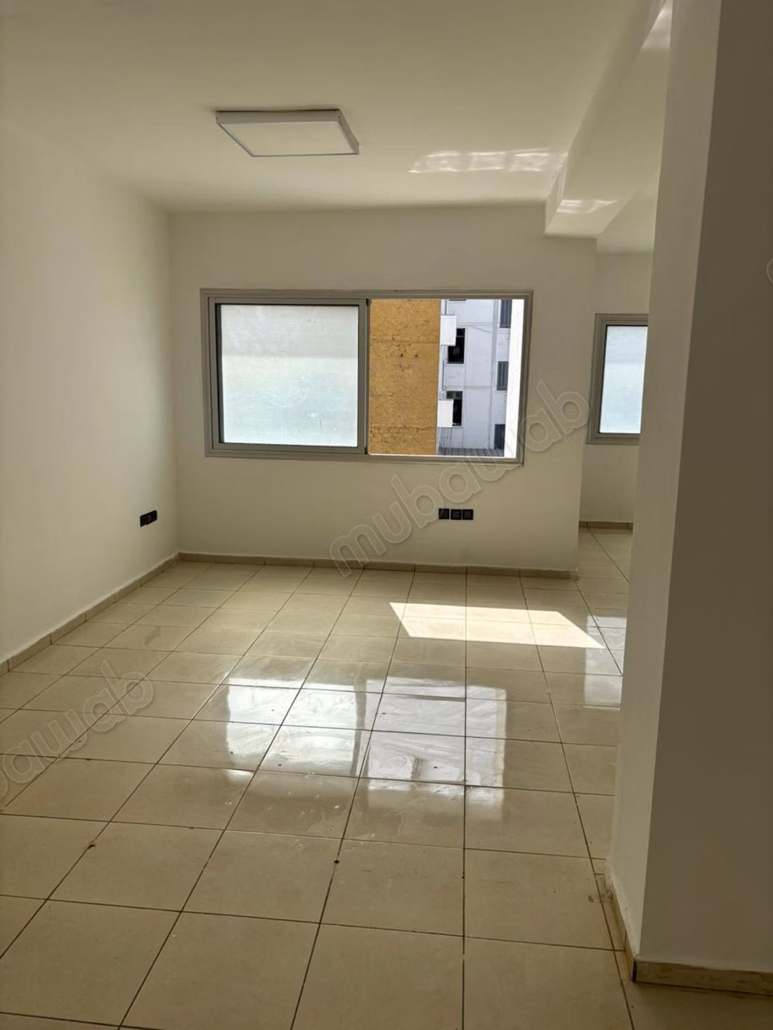 Affitto di uffici a Sidi Belyout. Superficie totale di 60 m². Con ascensore