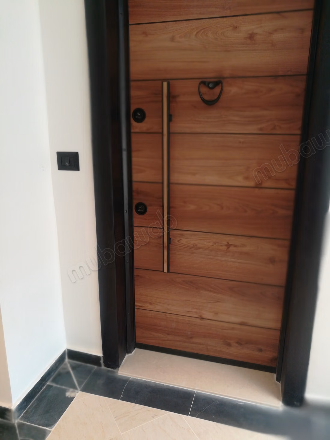 Superbe appartement à louer à La Soukra Ville.
Superficie 61 m².
Porte blindée et chauffage central