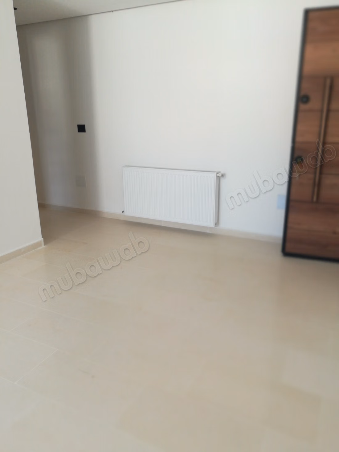Superbe appartement à louer à La Soukra Ville.
Superficie 61 m².
Porte blindée et chauffage central