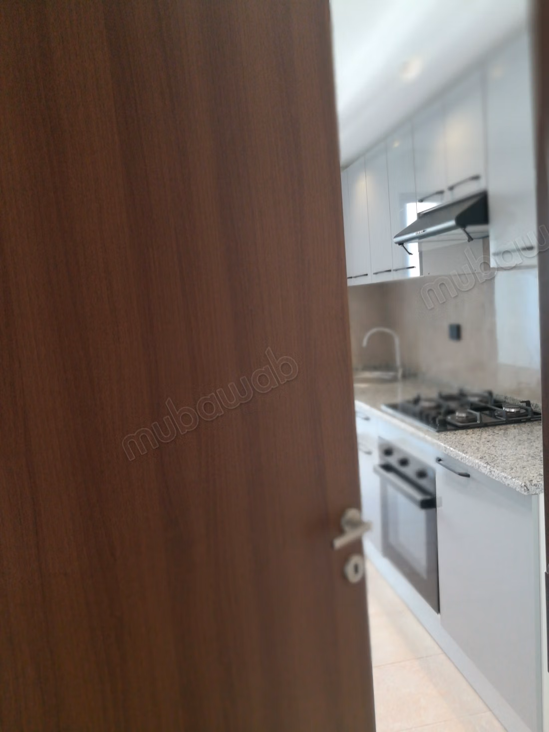 Superbe appartement à louer à La Soukra Ville.
Superficie 61 m².
Porte blindée et chauffage central