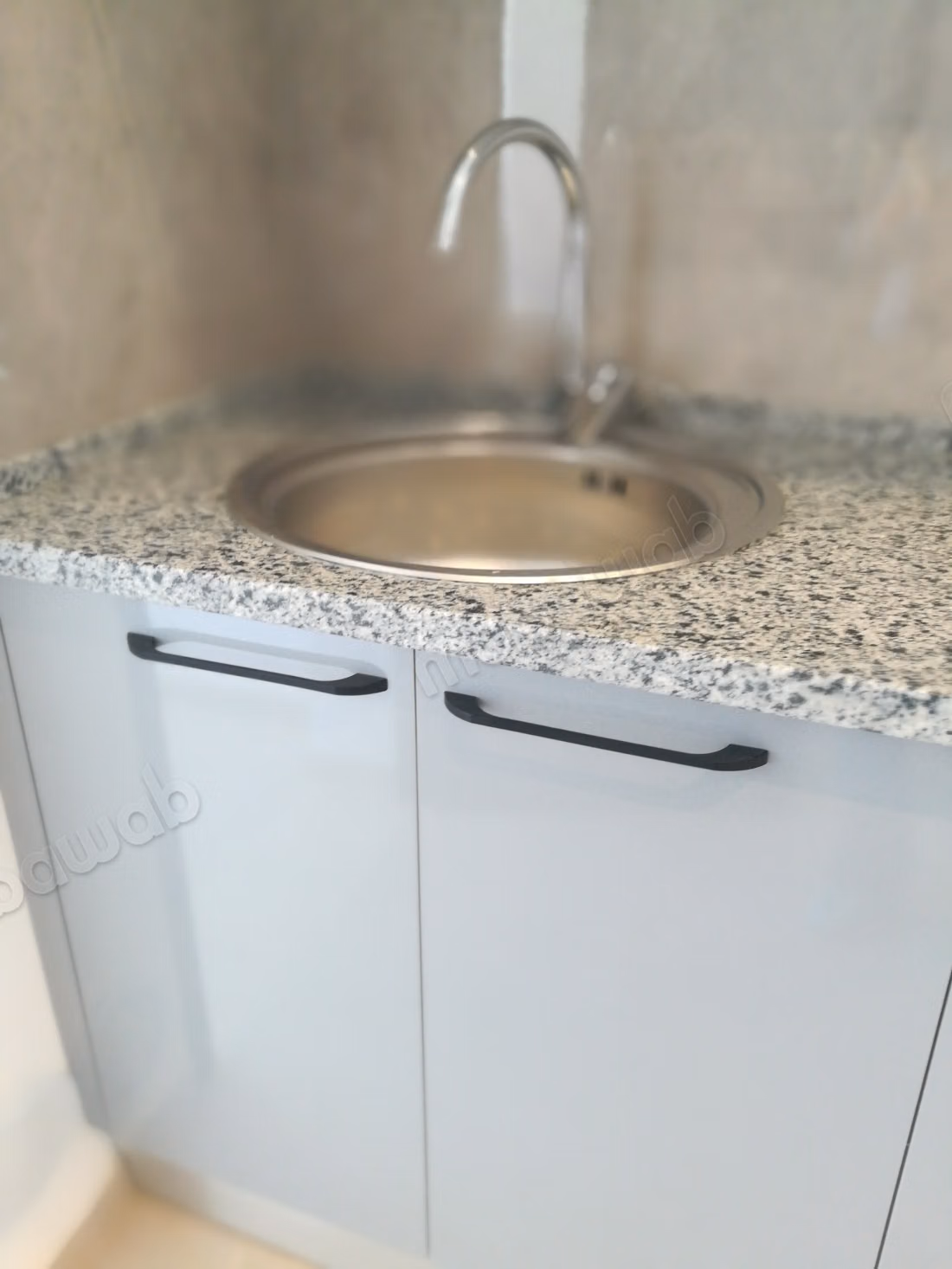 Superbe appartement à louer à La Soukra Ville.
Superficie 61 m².
Porte blindée et chauffage central