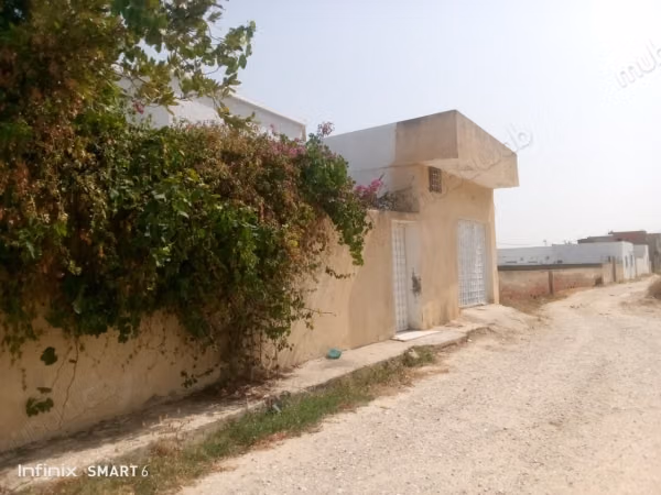In vendita casa S4 situata a Raoued. 256m2
