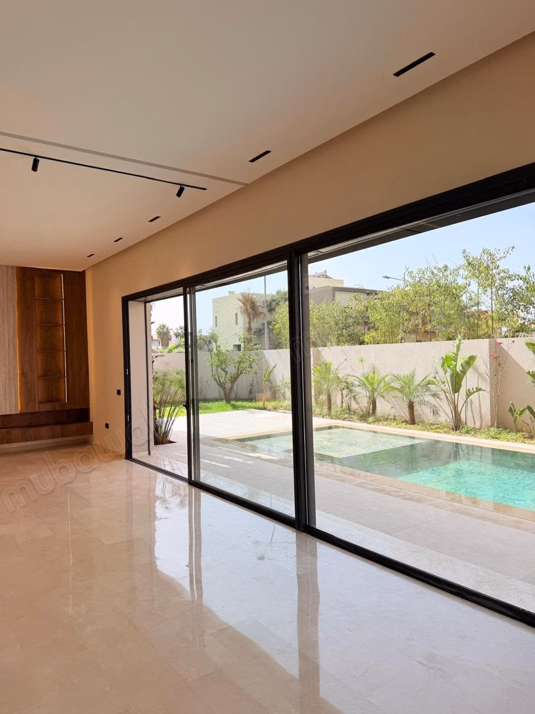 Casa de lujo en venta en Route Tahanaout. 4 habitaciones cómodas. Vidrio doble y puerta fuerte
