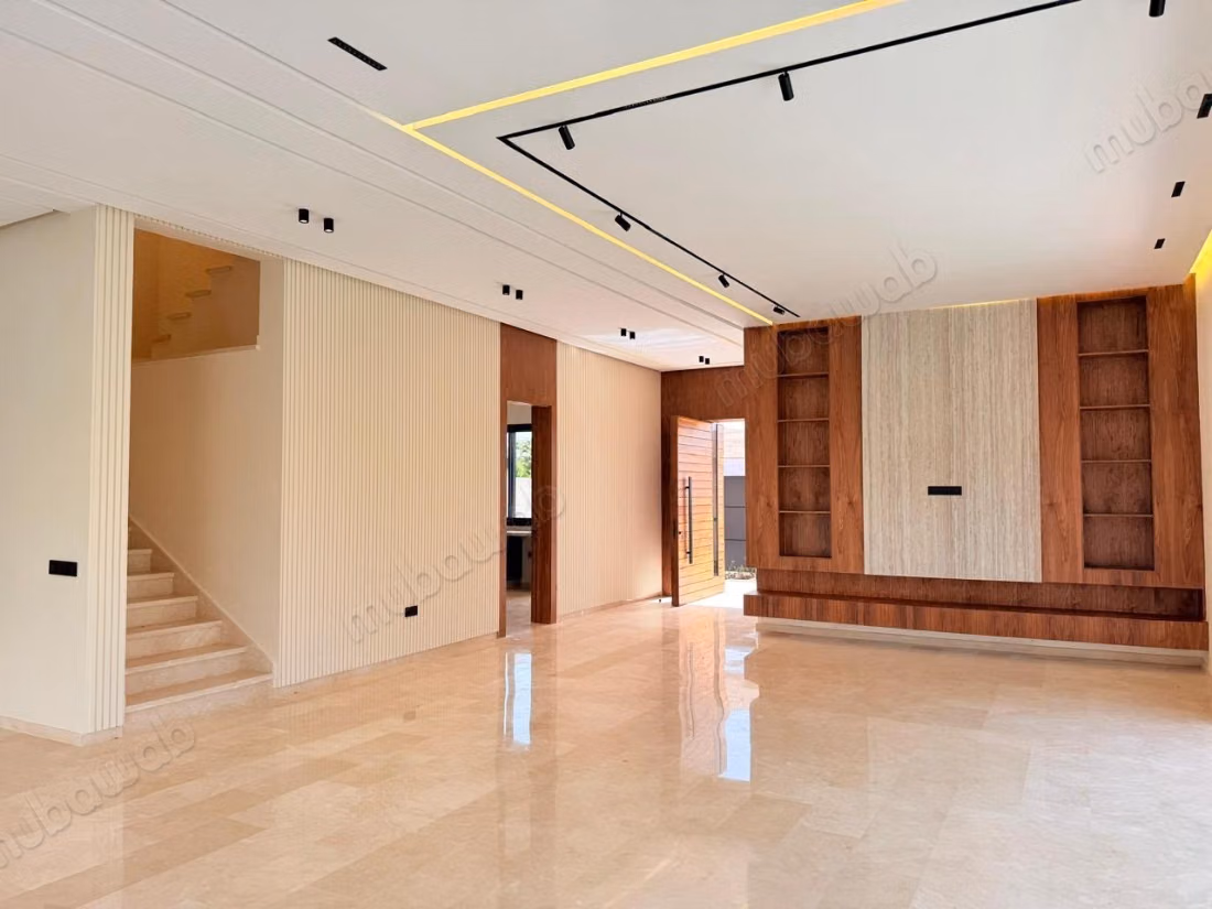 Casa de lujo en venta en Route Tahanaout. 4 habitaciones cómodas. Vidrio doble y puerta fuerte