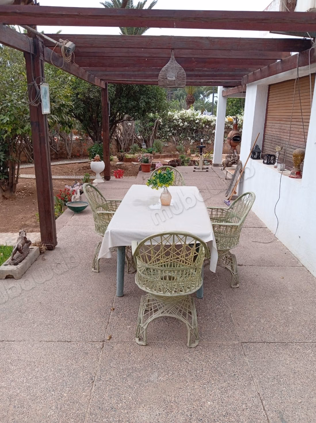 Location villa de luxe à site Siusse.
Superficie 150 m².
Bien meublé