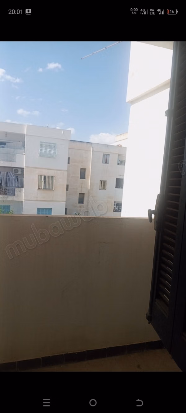 Appartement à vendre à Bir El Bey. 4 chambres agréables. Terrasse