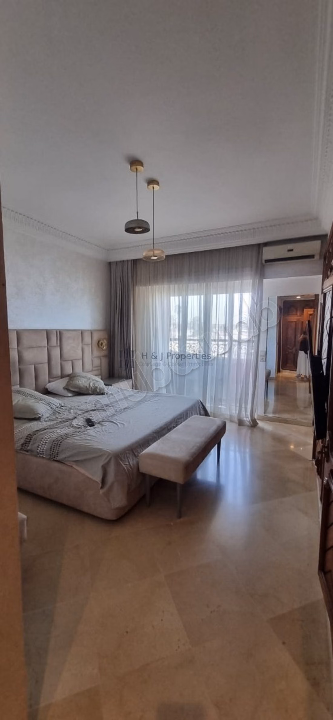 T4 vide de 170 m² – 3 chambres