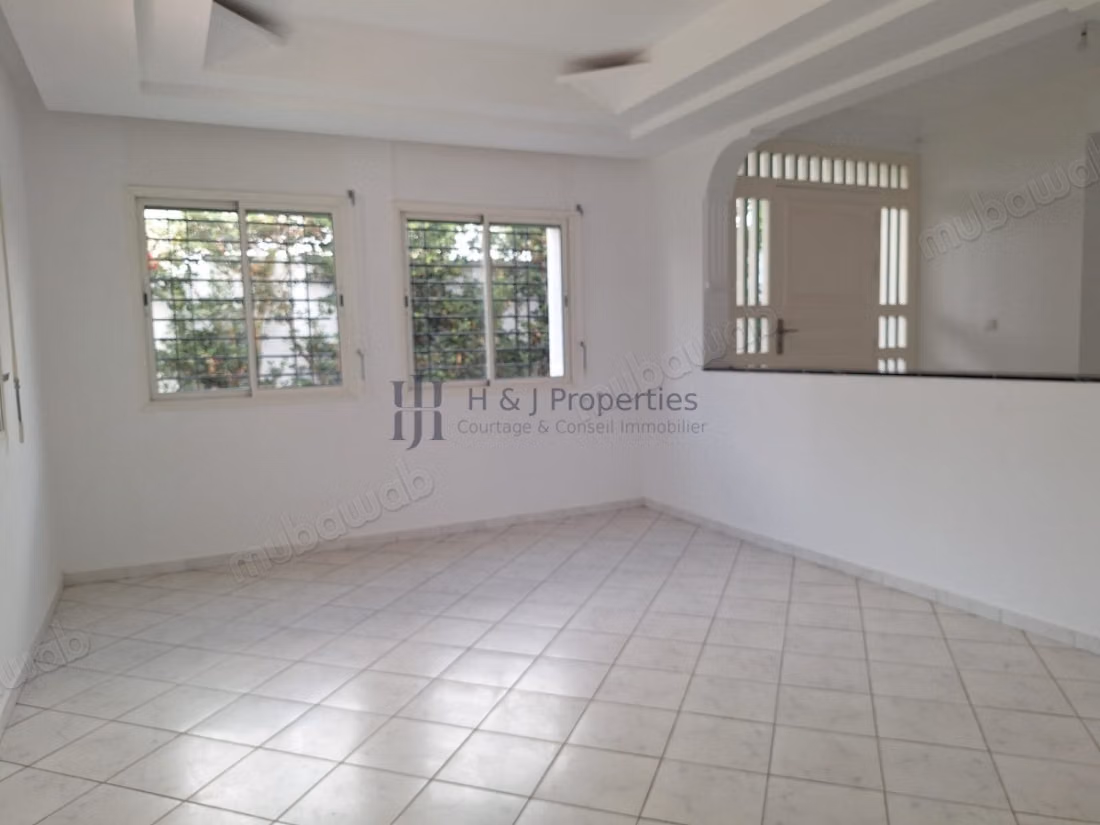 Grande villa à rafraîchir de 520m²