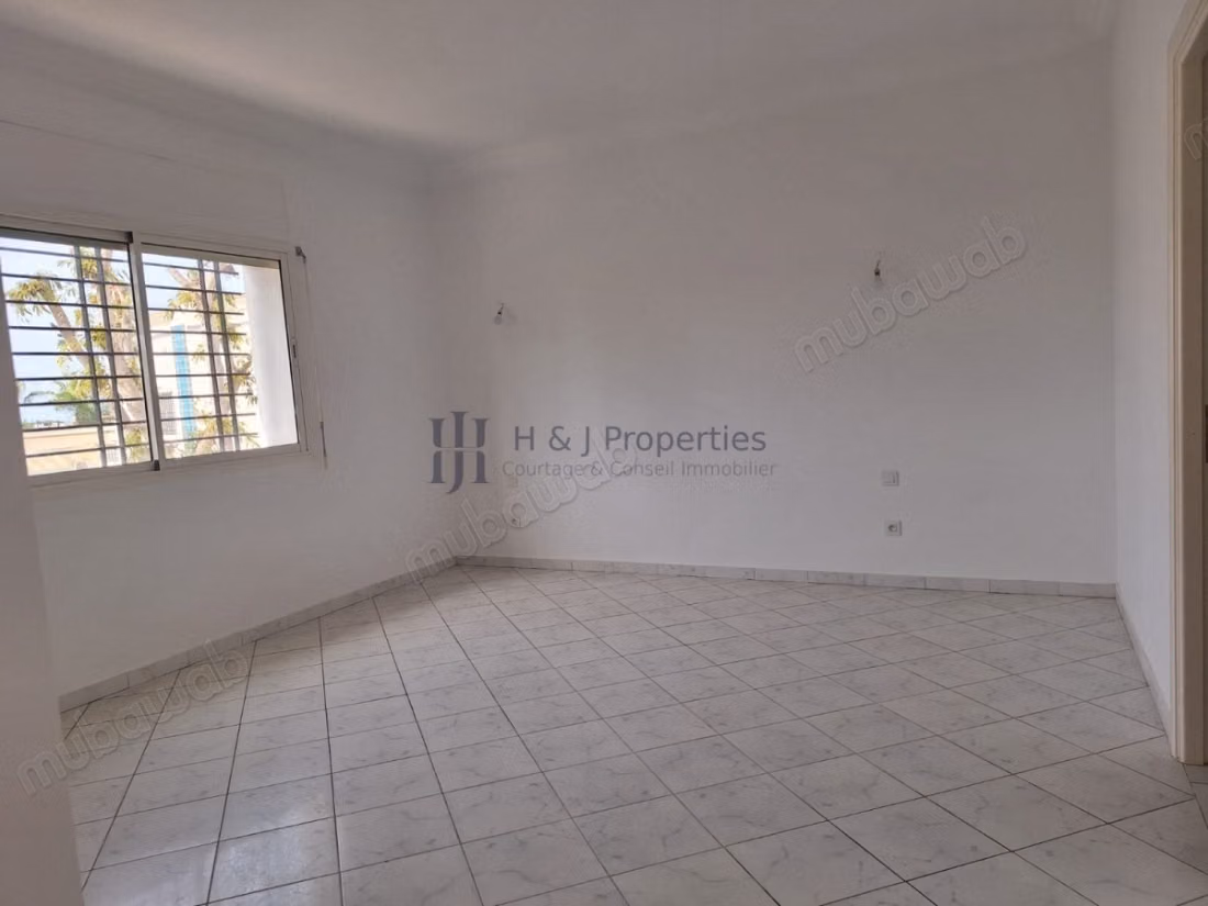 Grande villa à rafraîchir de 520m²
