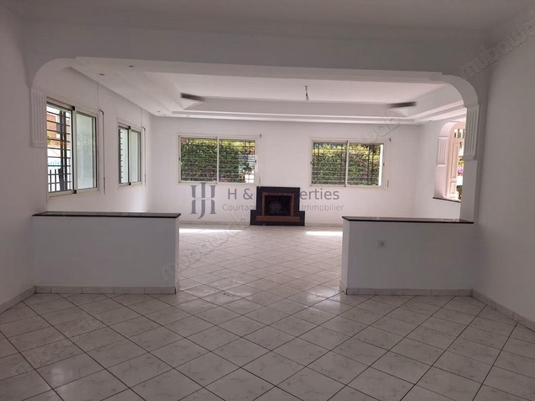 Grande villa à rafraîchir de 520m²