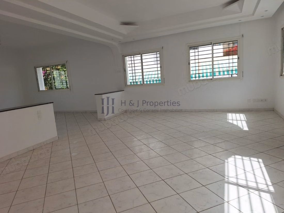 Grande villa à rafraîchir de 520m²
